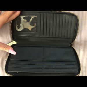Michael Kors Bags - Michael Kors wallet Michael Kors Bags - Michael Kors wallet